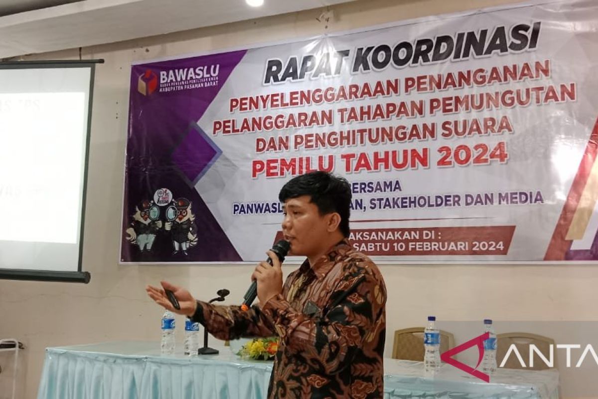 Bawaslu Pasaman Barat tekankan panwaslu kecamatan awasi masa tenang