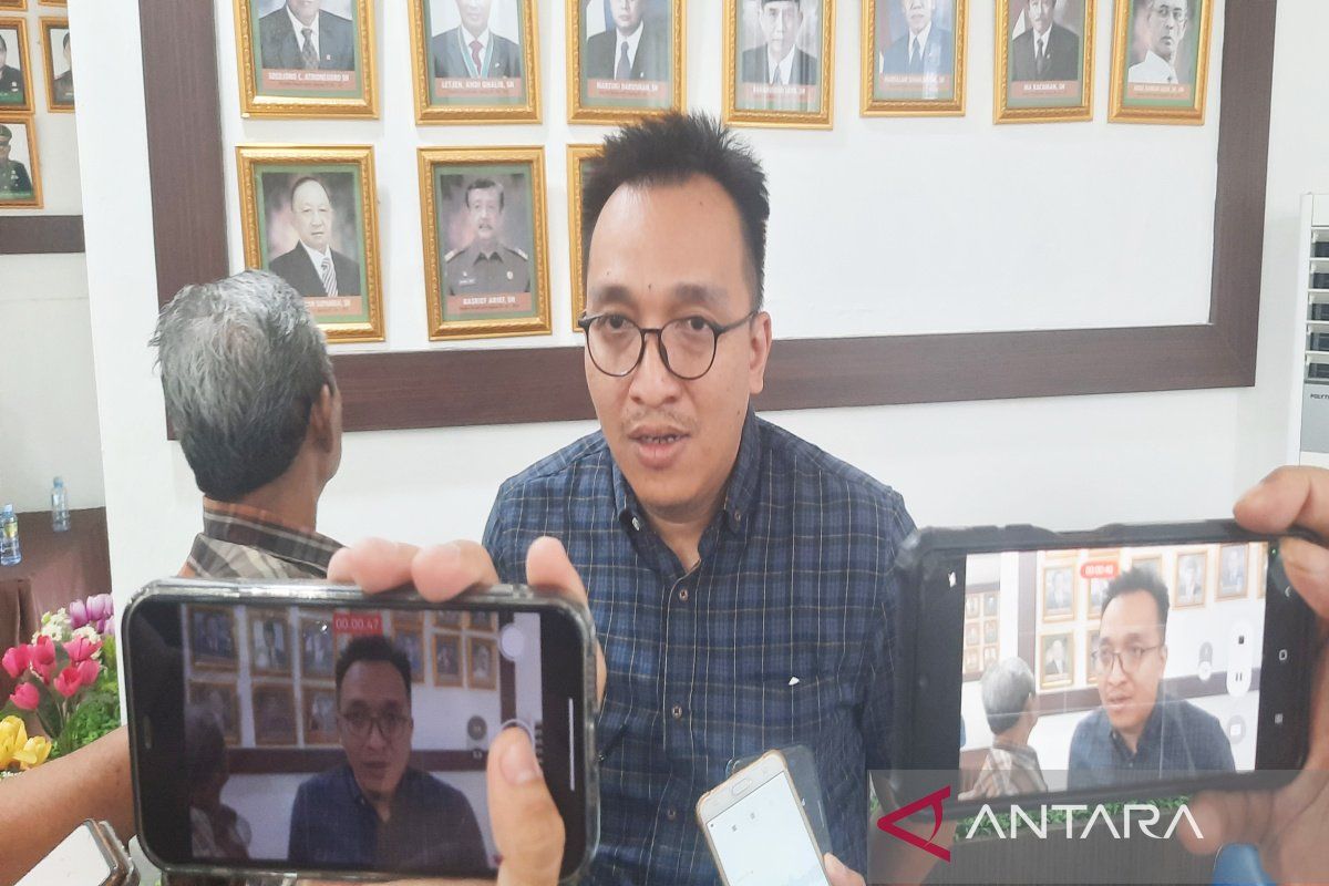 Kejari Banjarmasin sidik pagar roboh di Kantor Instalasi Farmasi