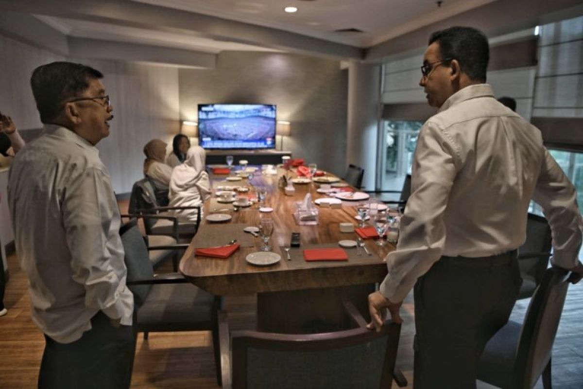 Anies sarapan bareng JK sebelum berangkat ke JIS