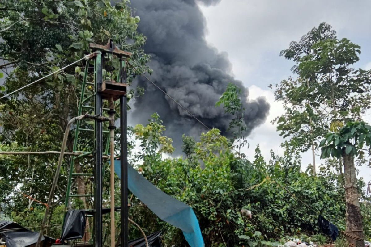 Satu korban tewas akibat kebakaran sumur minyak ilegal di Batanghari