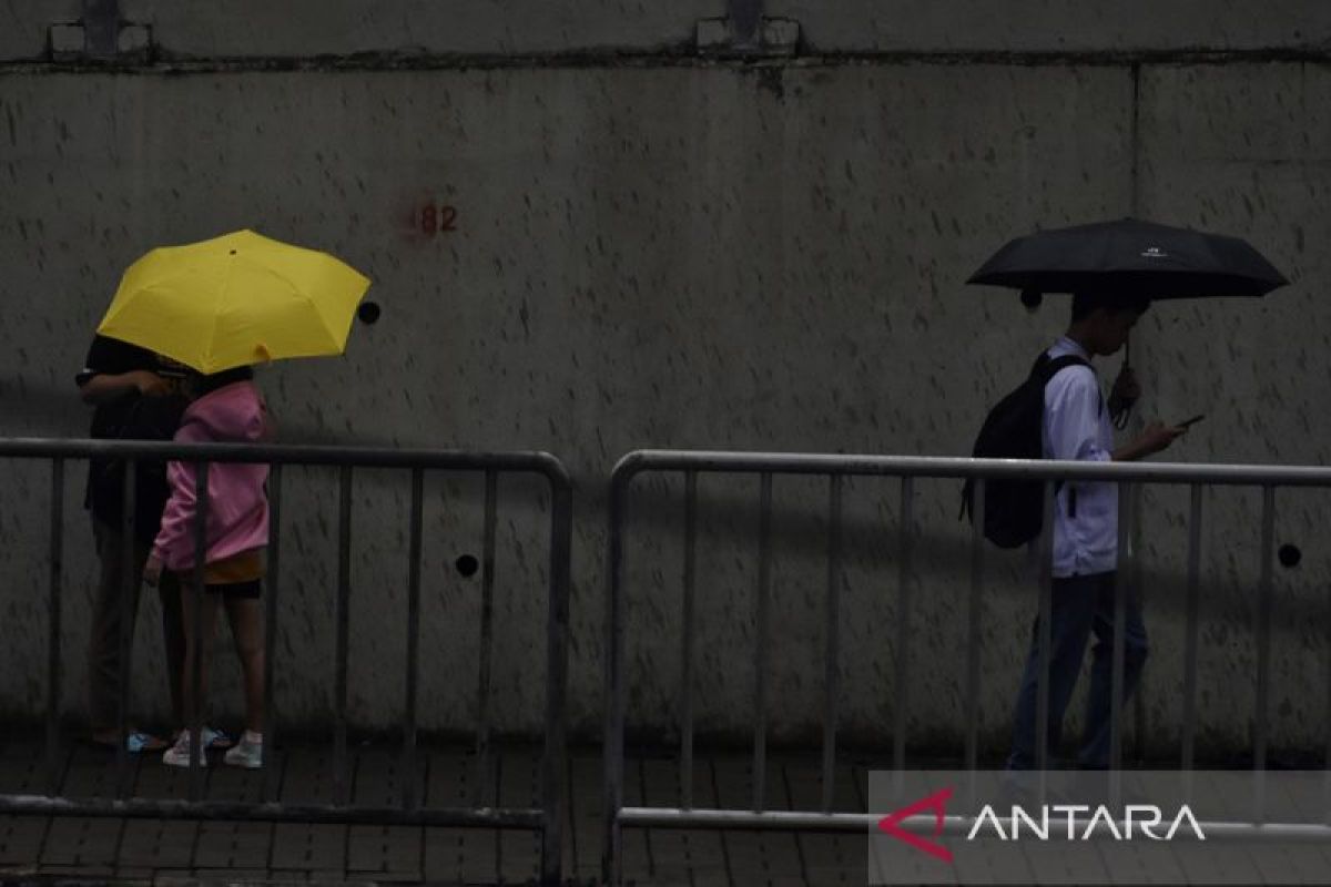 BMKG prakirakan sebagian wilayah Jakarta hujan ringan pada Sabtu siang