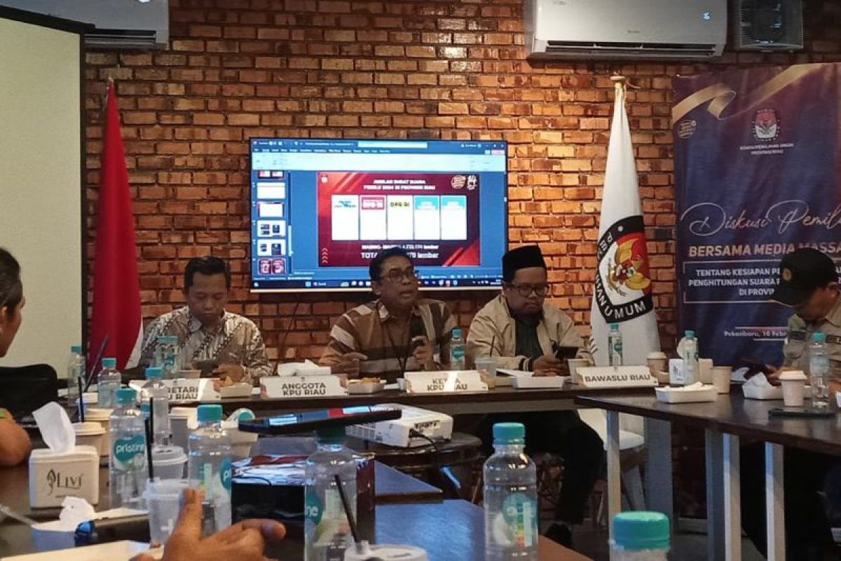 KPU mulai distribusikan logistik ke kecamatan se-Riau