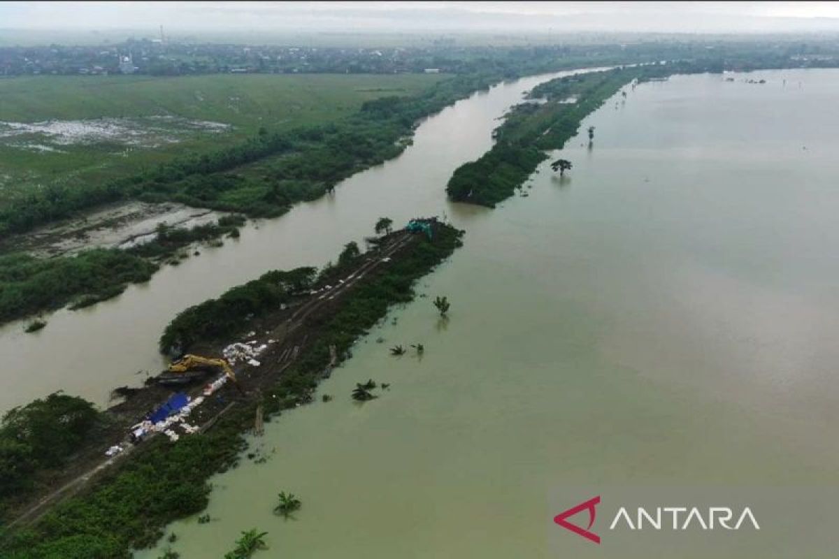 Kementerian PUPR mulai perbaiki tanggul Sungai Wulan yang jebol