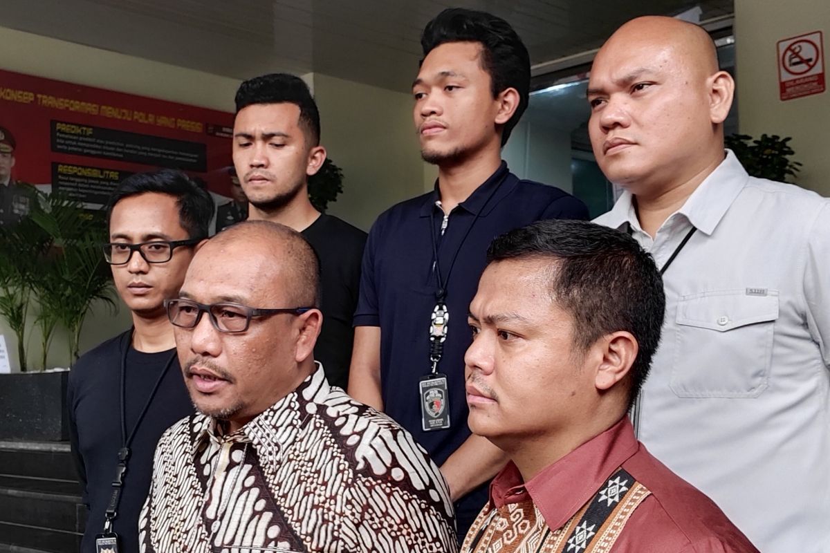 Polisi: Tersangka bersama Dante renang selama 2,5 jam