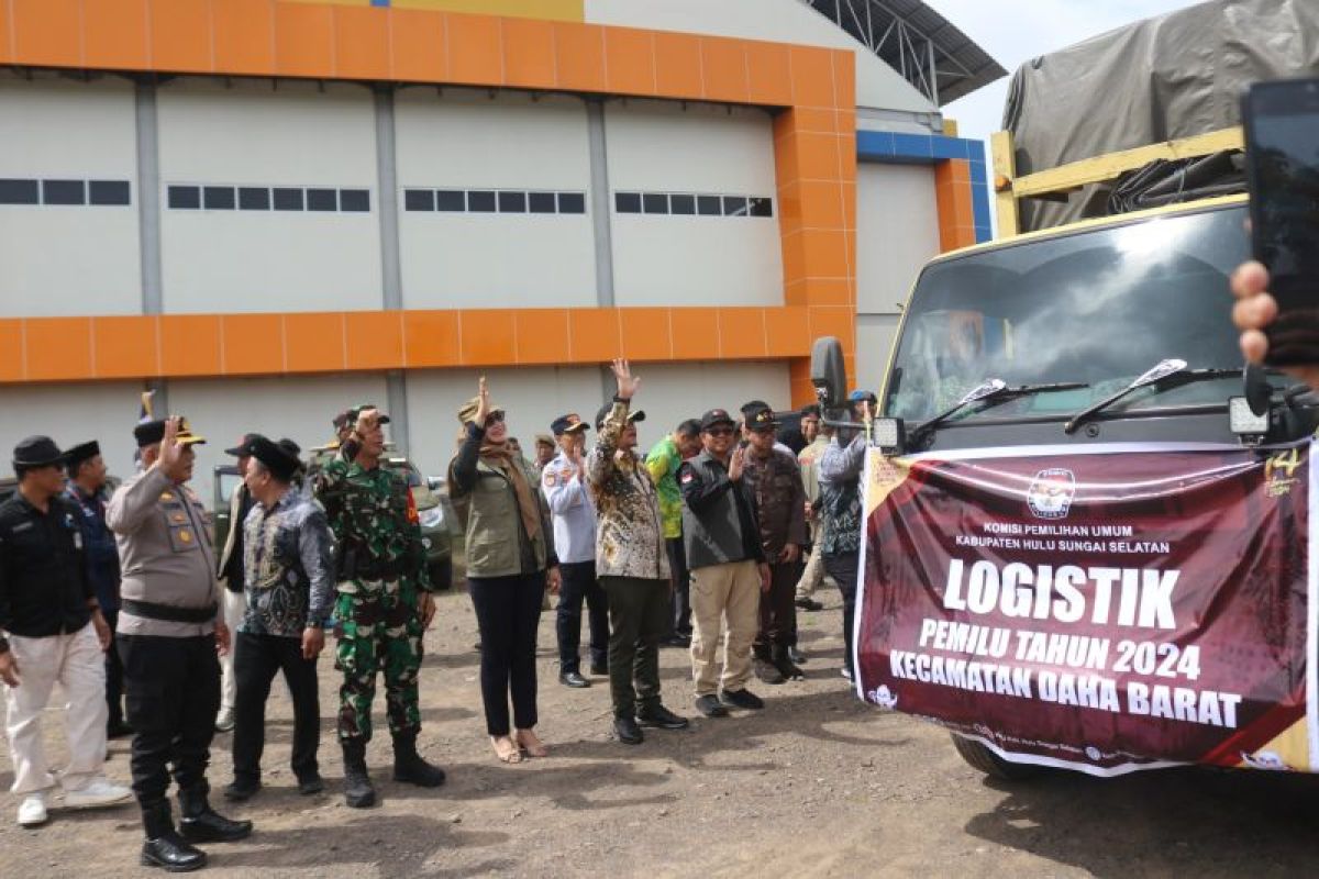 KPU HSS distribusikan logistik pemilu tiga kecamatan wilayah Daha
