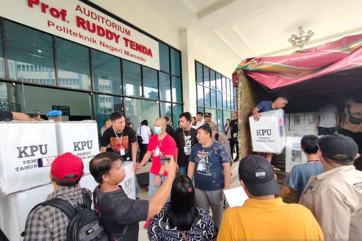 KPU Manado distribusikan logistik pemilu ke wilayah kepulauan
