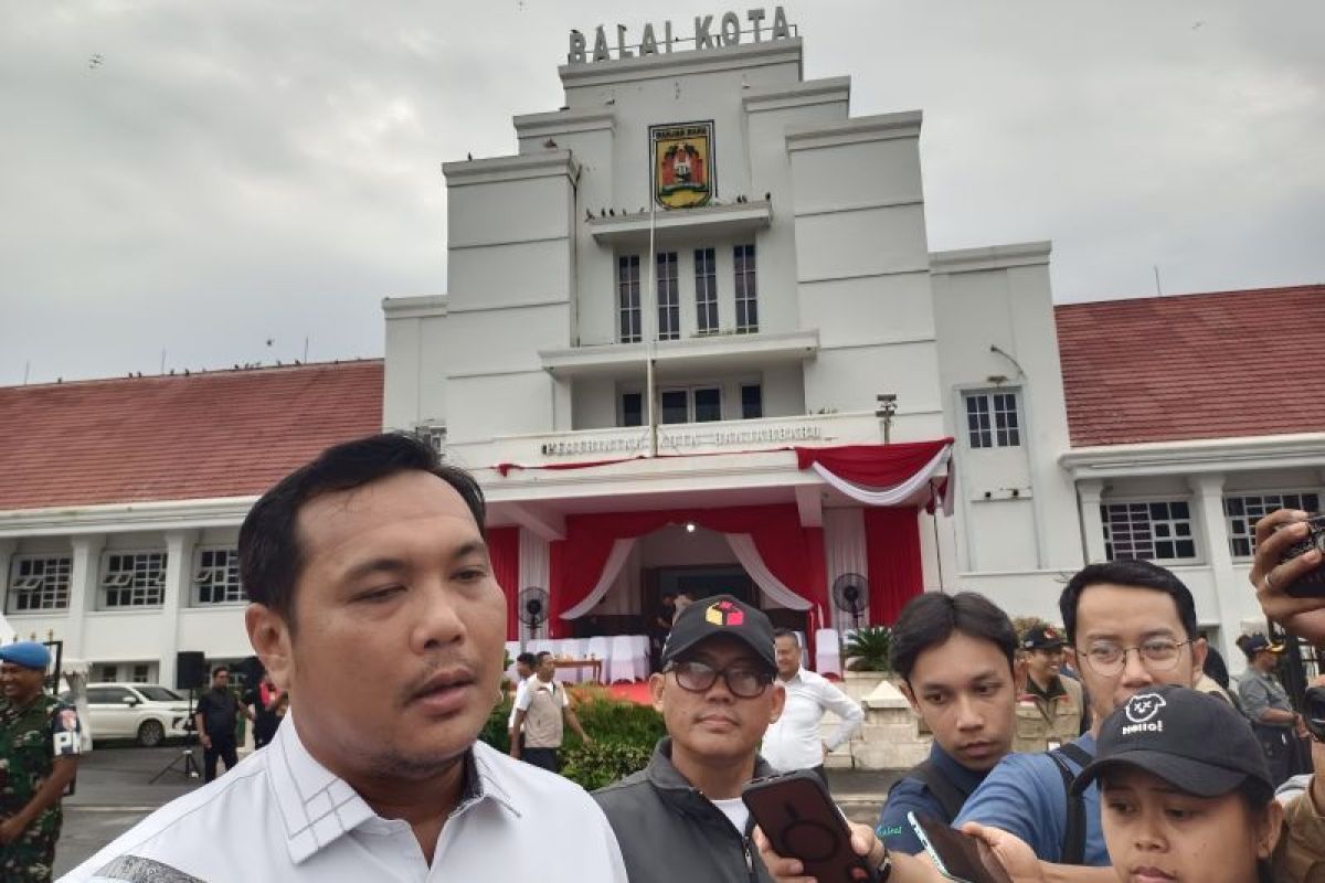 Wali Kota Banjarbaru imbau warga jujur dan santun saat salurkan suara
