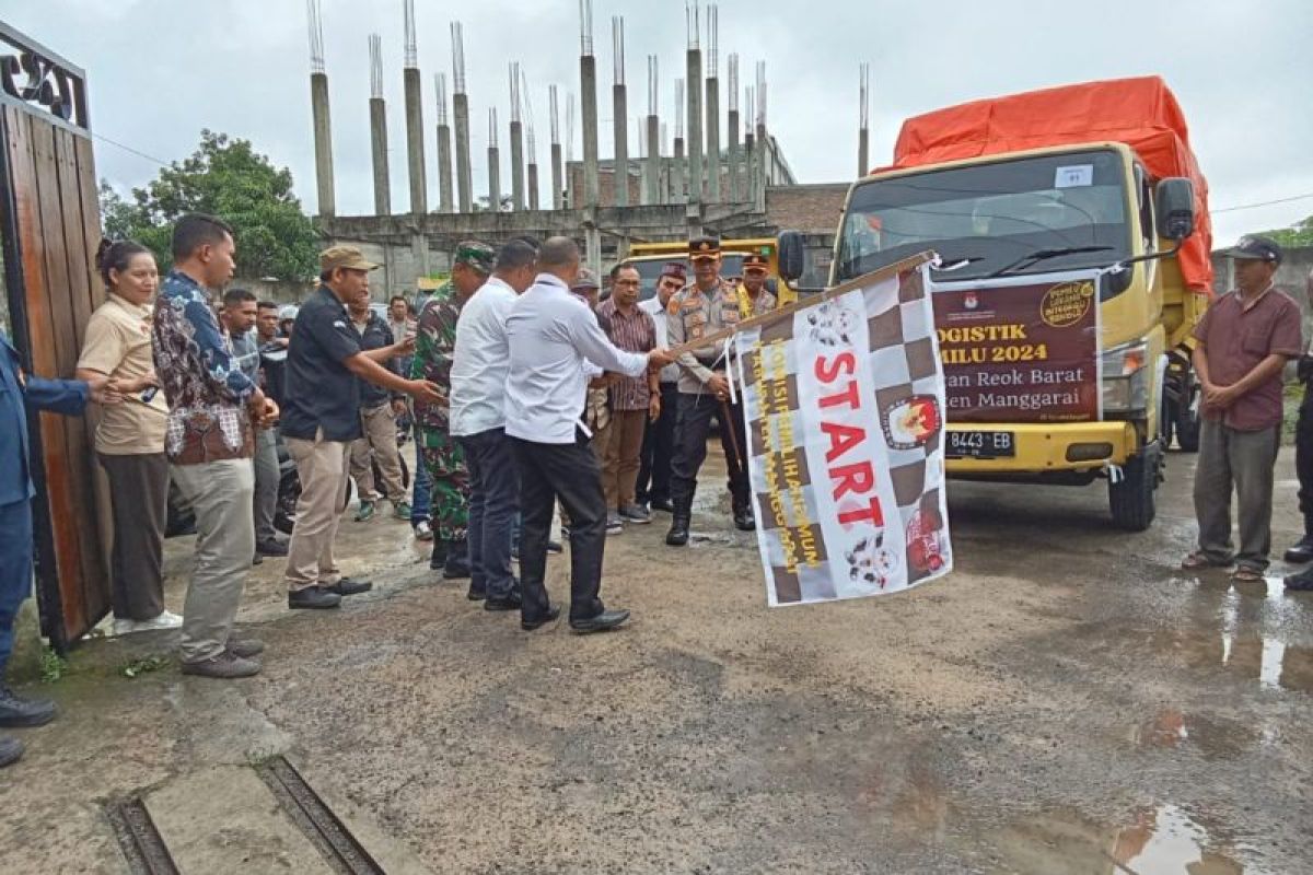 KPU Manggarai distribusi logistik pemilu ke empat kecamatan
