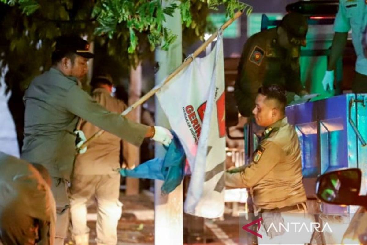 Pemkot Jakut bagi dua kelompok turunkan APK pada masa tenang kampanye