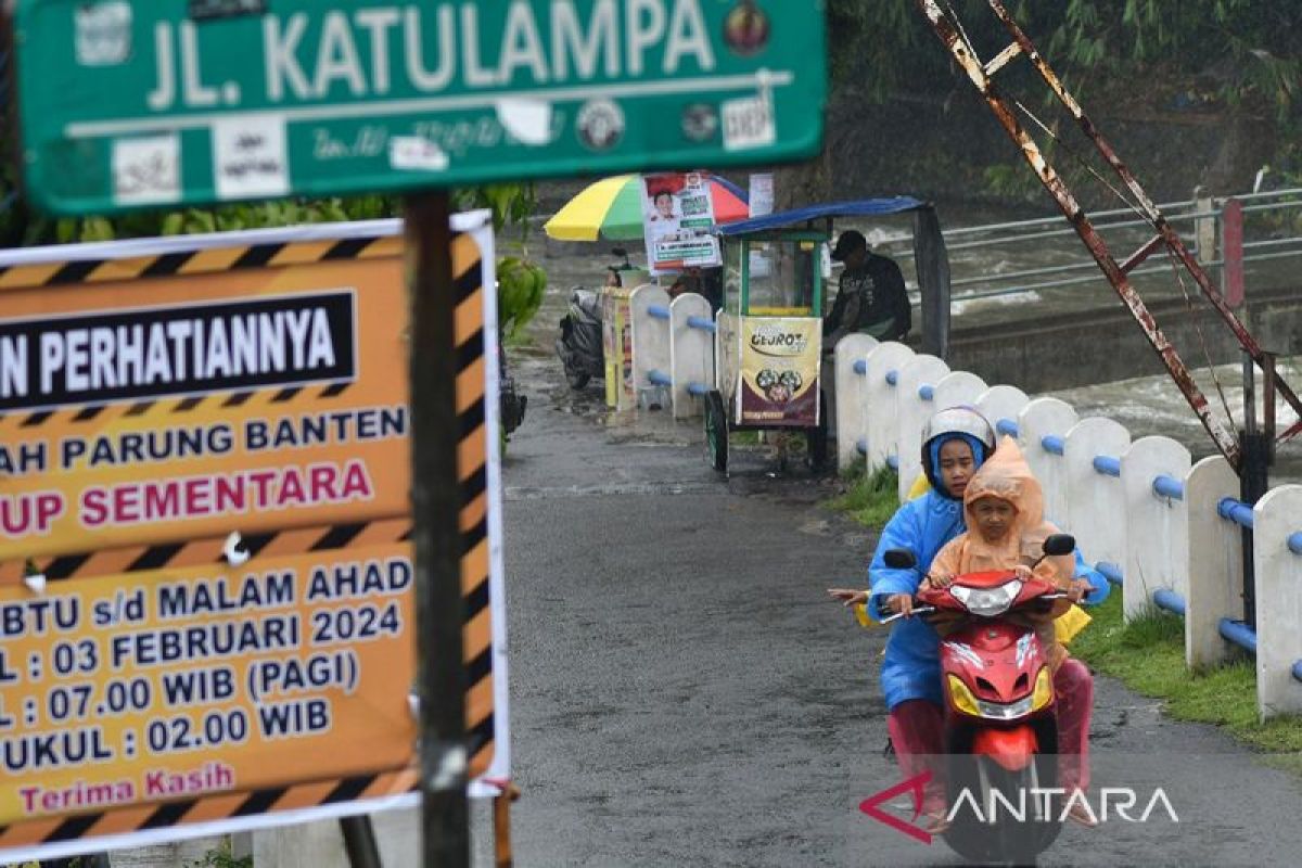 Hari ini, mayoritas wilayah Indonesia diprakirakan diguyur hujan
