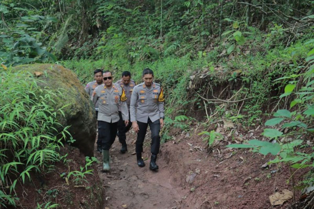 Kapolres Jember cek sejumlah TPS terpencil di tiga kecamatan