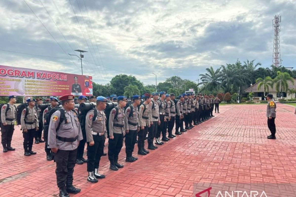 Polda Kaltim berangkatkan 116 personil untuk pengamanan TPS di Kutim