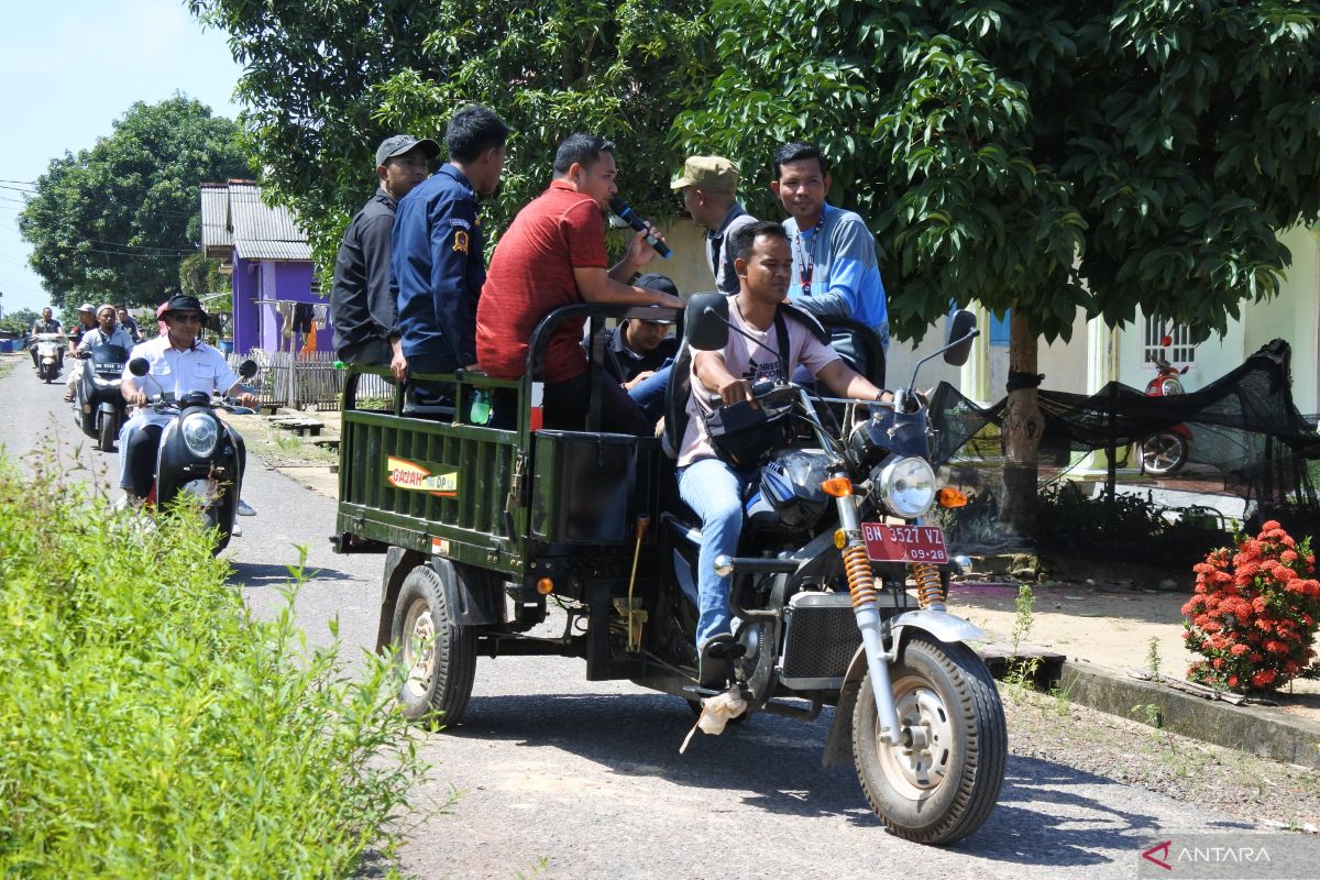 KPU Bangka Selatan keliling kampung di Pulau Lepar sosialisasikan pemilu