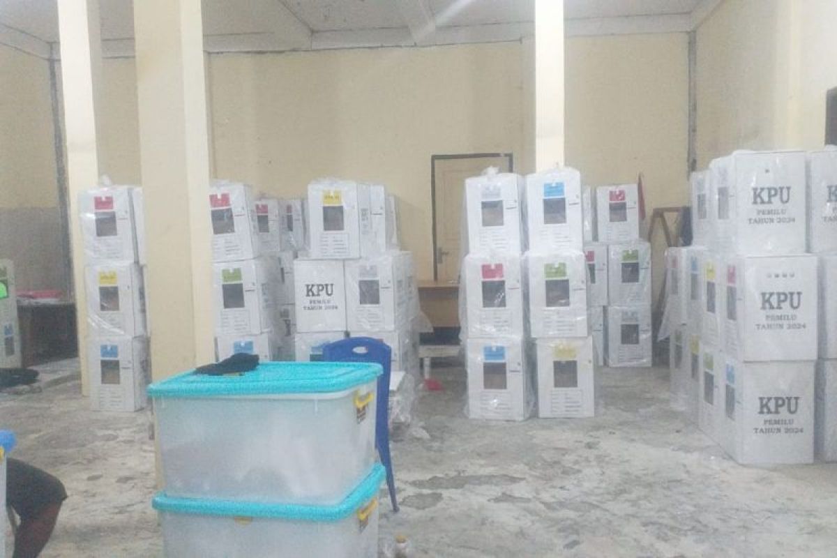 KPU Halut tunggu kondisi cuaca baik distribusi logistik  ke wilayah 3T