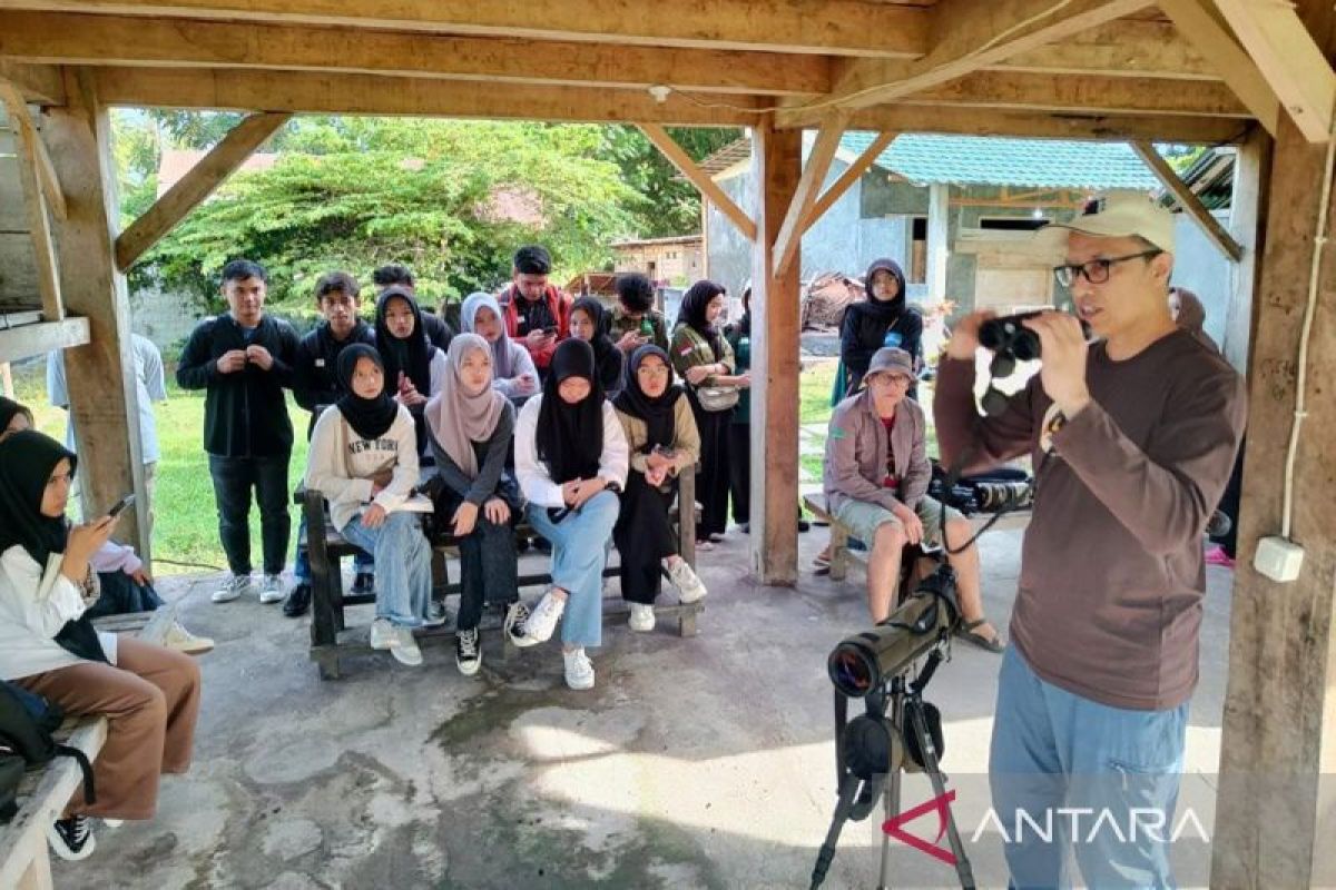 BIOTA sensus burung air asia di Danau Limboto