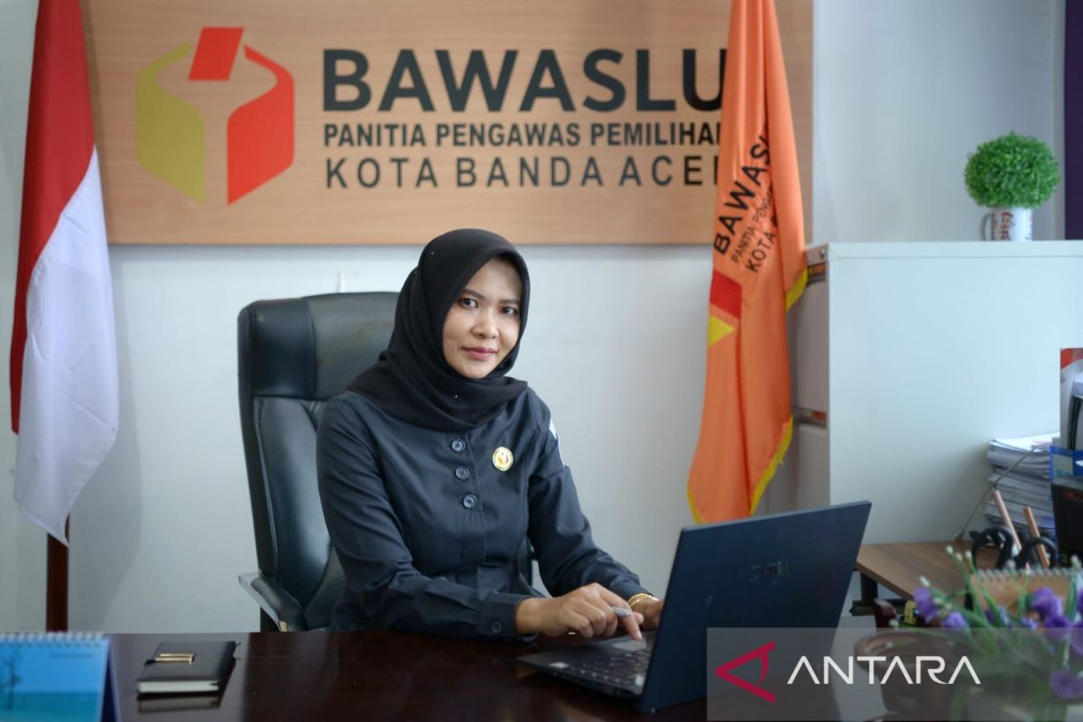 Panwaslih Banda Aceh ingatkan KPPS terapkan larangan bawa HP ke bilik suara