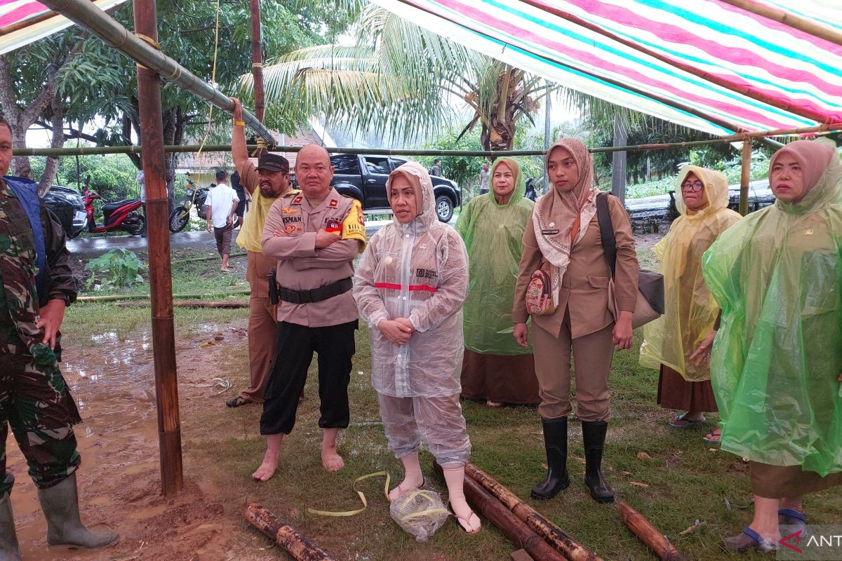 Bupati Gorontalo Utara tinjau TPS di desa rawan banjir