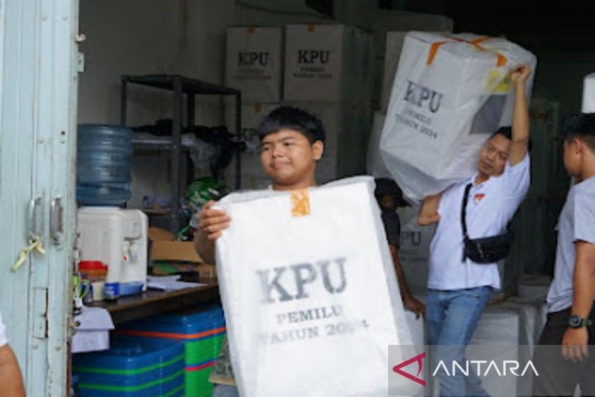 KPU Banjarmasin distribusikan logistik Pemilu untuk lima kecamatan