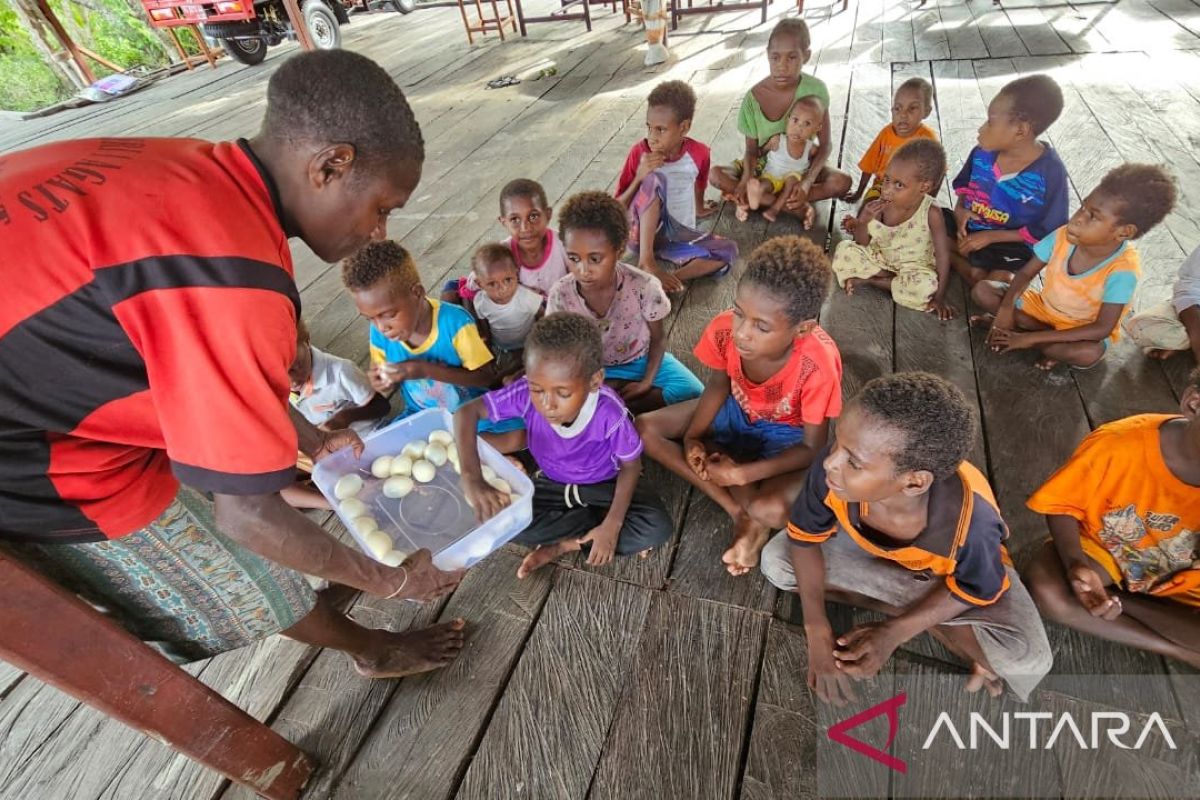 Gerakan "Sebutir Telur" untuk masa depan anak-anak di Kabupaten Asmat