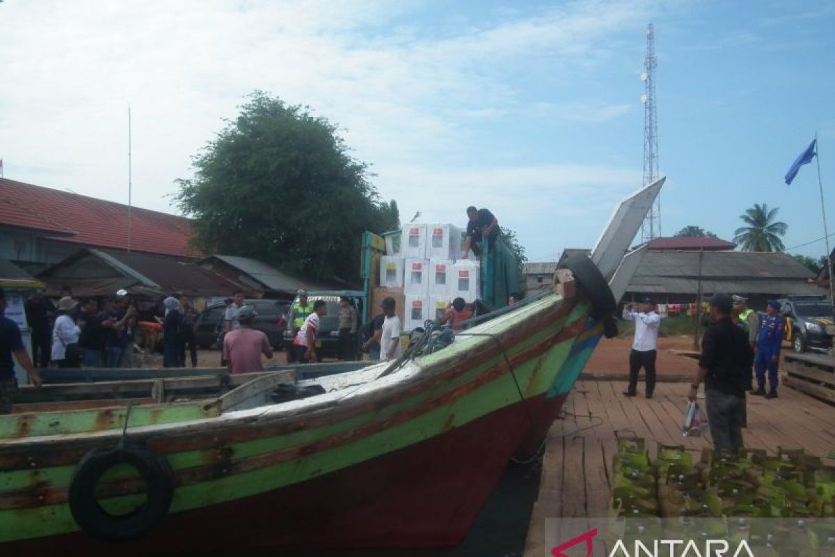 KPU Bangka Selatan distribusikan logistik pemilu 35 TPS pulau terpencil