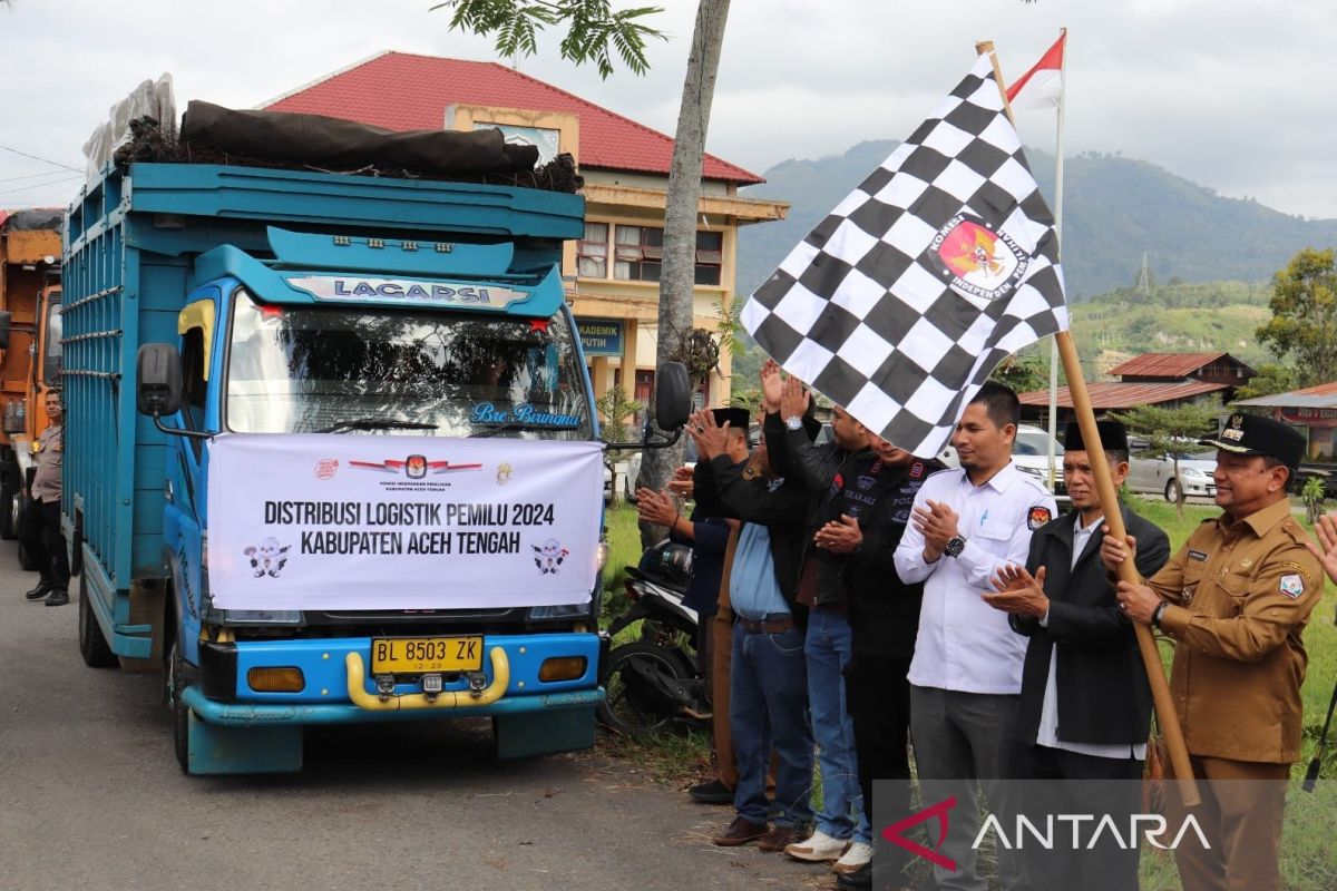 Bupati lepas langsung pendistribusian logistik pemilu di Aceh Tengah