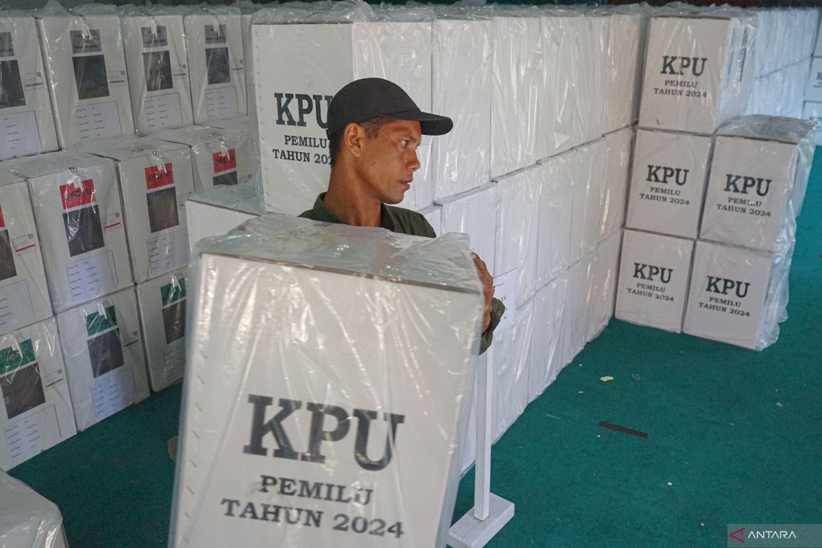 FOTO - Distribusi logistik pemilu di Banda Aceh