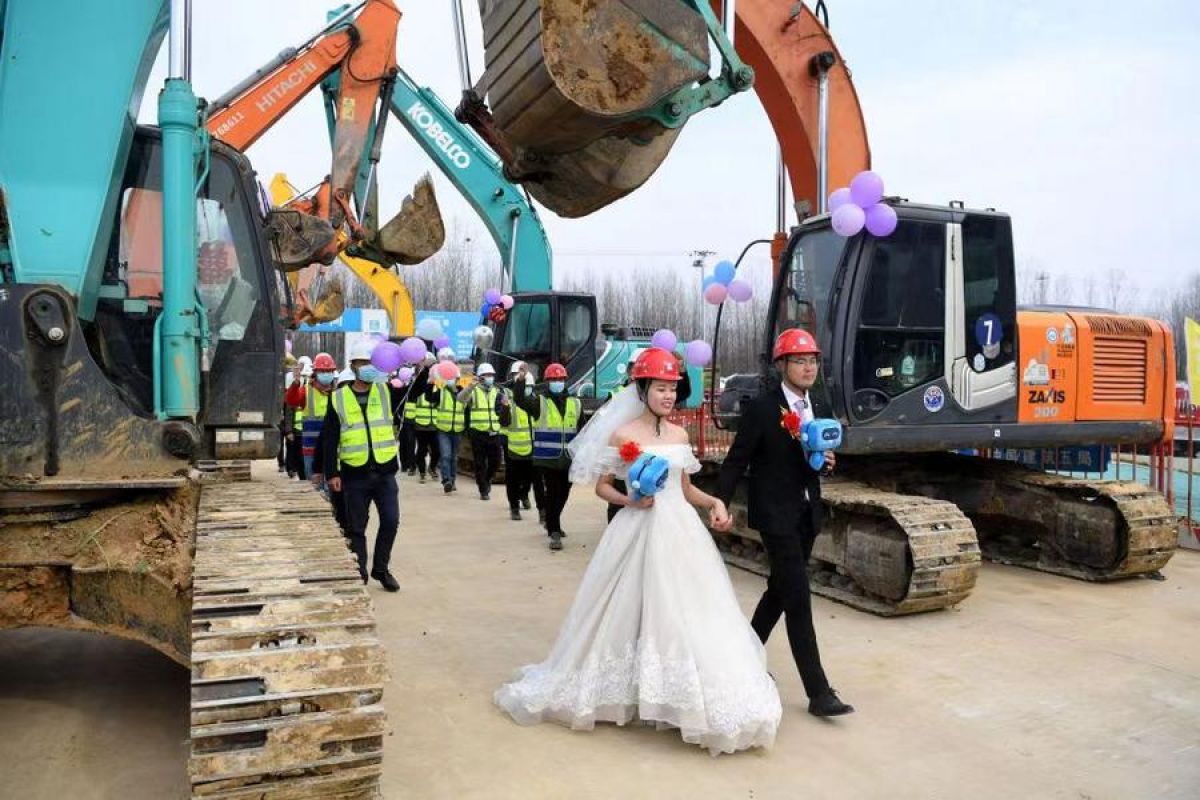 Upacara pernikahan saat Festival Musim Semi di China dari masa ke masa