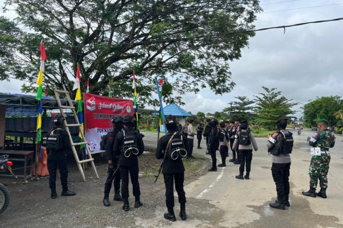 TNI - POLRI Patroli Gabungan di Akhir Masa Tenang di Malinau
