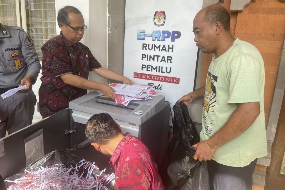 KPU Bali hancurkan ribuan surat suara presiden dan DPRD