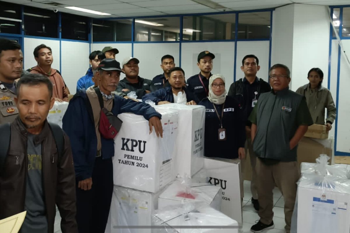 Logistik pemilu ke TPS Khusus di Pulau Seribu telah didistribusi