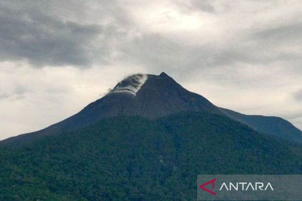 PVMBG ingatkan warga dua desa waspada potensi banjir lahar Gunung Api Lewotobi