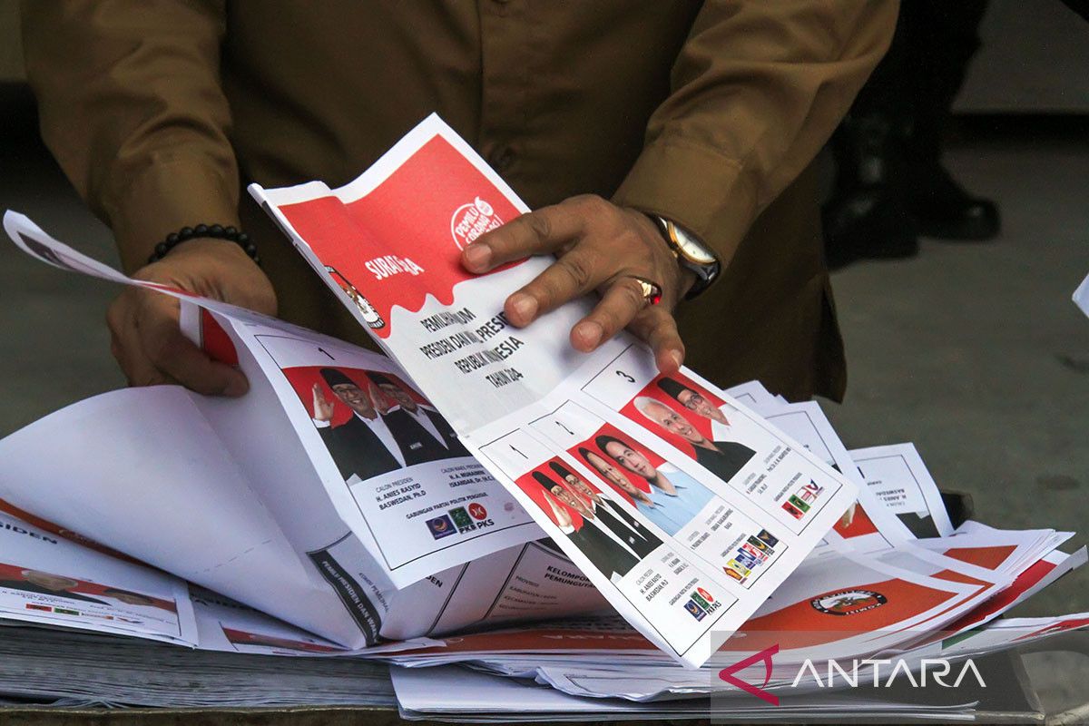 FOTO - Pemusnahan Surat Suara Rusak Pemilu 2024 - ANTARA News Aceh