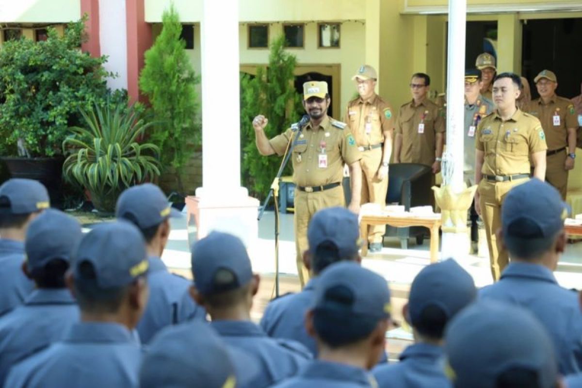 Bupati HSU Kalsel serukan peran penting linmas jaga keamanan pemilu