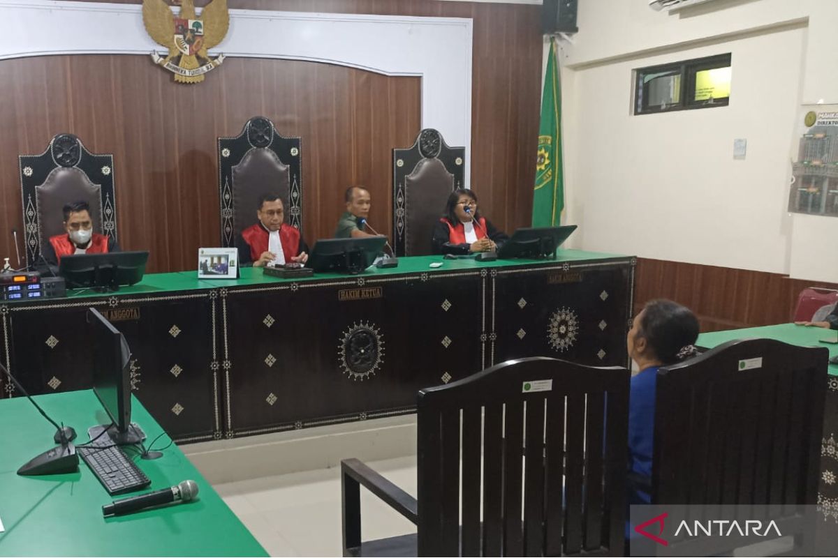 Hakim vonis bebas caleg asal Mataram bagi beras dan stiker