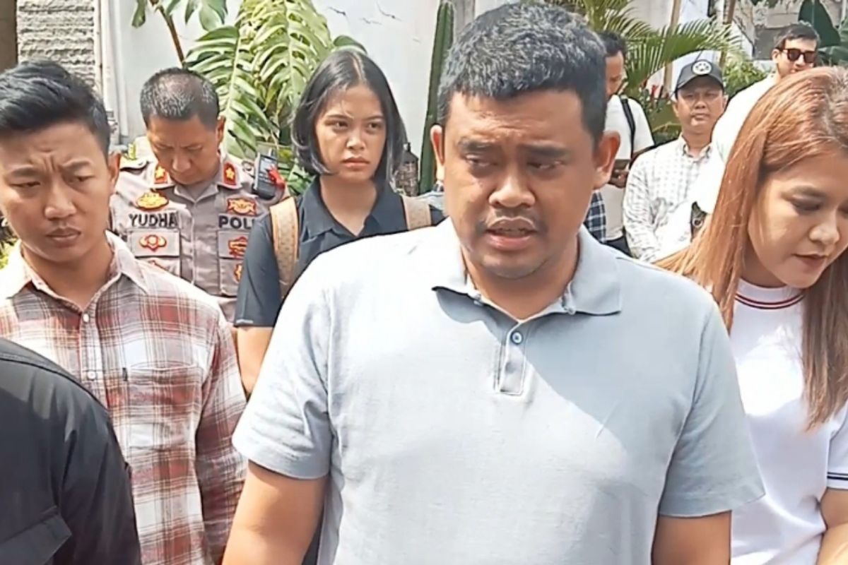 Wali Kota Medan salurkan hak pilih di TPS 34 Asam Kumbang