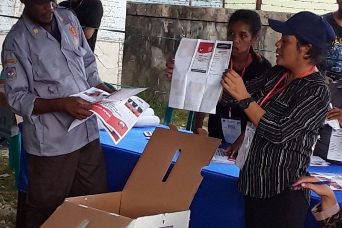 Pasangan Prabowo-Gibran meraih suara terbanyak sementara di Biak Numfor