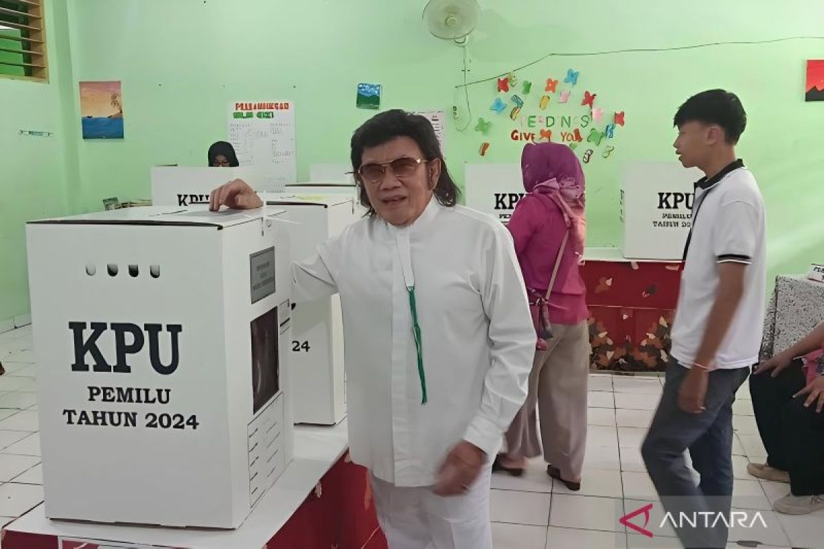 Rhoma Irama berharap siapapun yang terpilih sebagai pemimpin taat kepada konstitusi