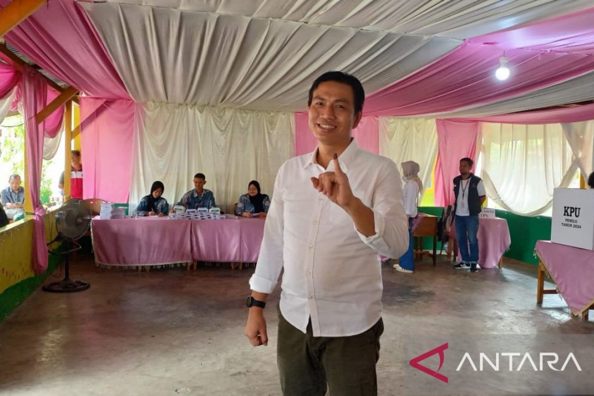 Bupati Kabupaten Batanghari berikan hak suaranya di pemilu 2024