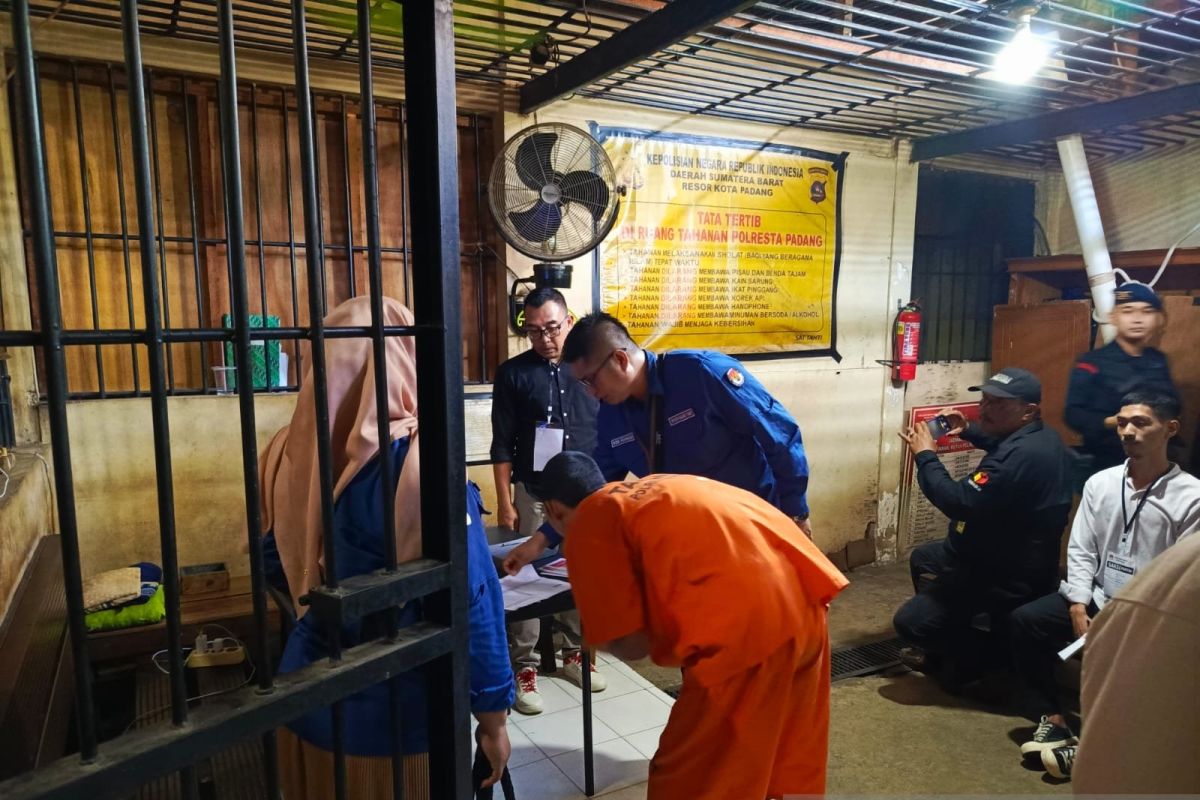 Tahanan Polresta Padang gunakan hak pilih di TPS mobile