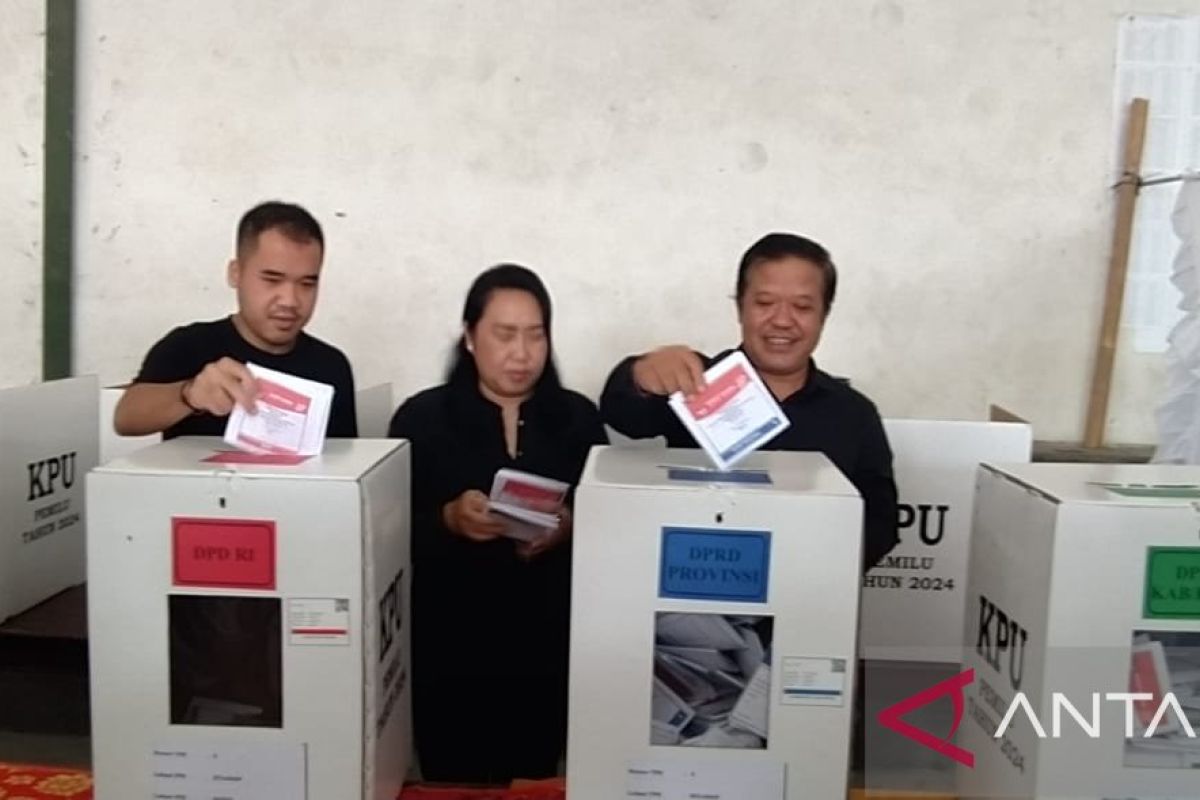 Bupati Bangli gunakan hak pilihnya di Banjar Sulahan