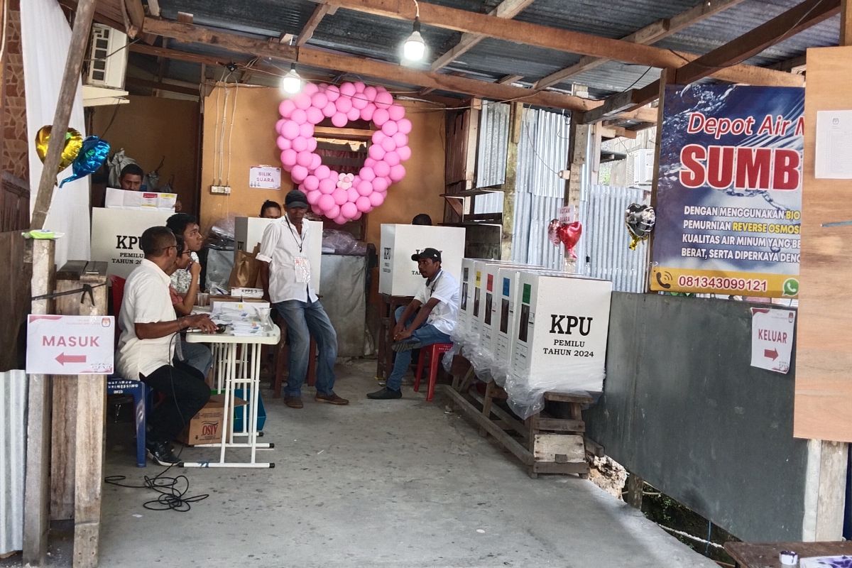Tingkat partisipasi pemilih, TPS di Ambon bernuansa hari kasih sayang