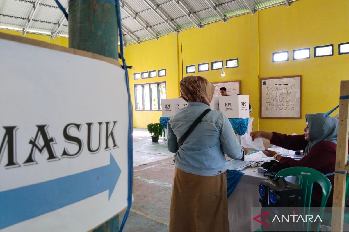 KPU Mukomuko lakukan pergeseran surat suara pemilu