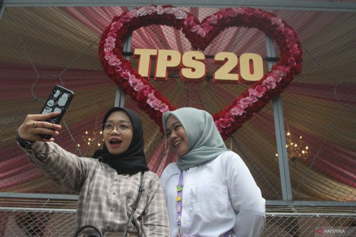 TPS di Kota Malang hadirkan tema kasih sayang untuk meriahkan pencoblosan