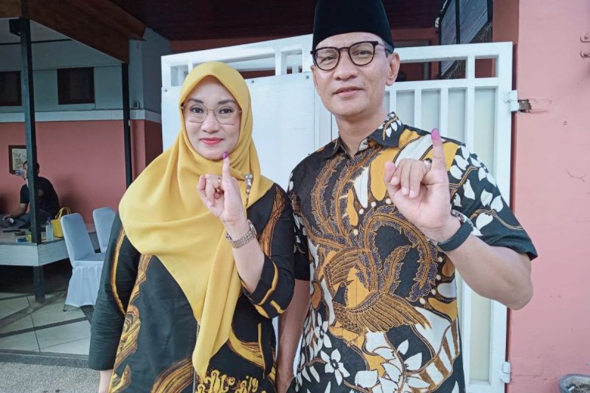 Wali Kota Mataram salurkan hak pilih Pemilu 2024 di kampung halaman TPS 13