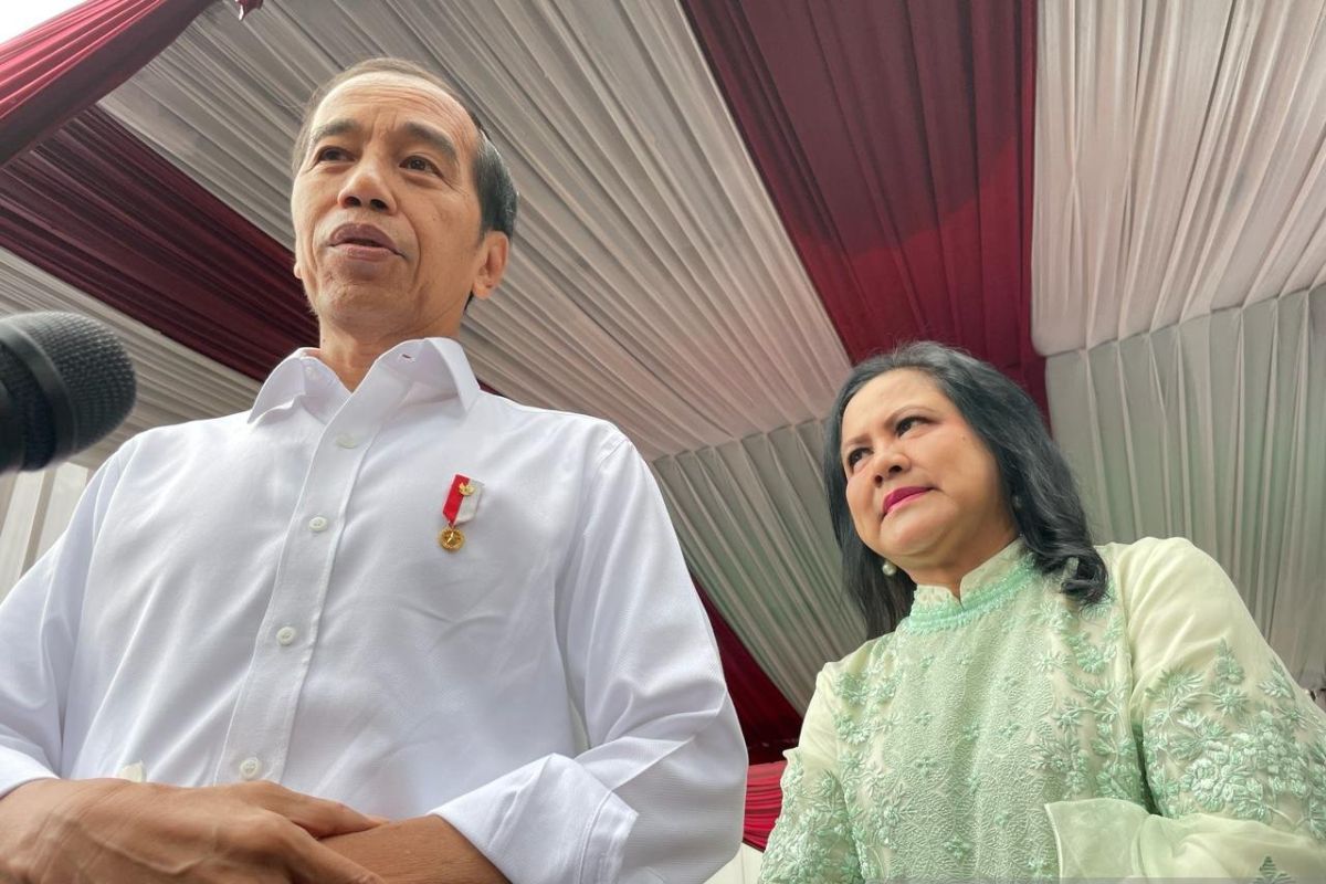 Jokowi akui tidak berkomunikasi dengan Gibran dan Kaesang sebelum mencoblos