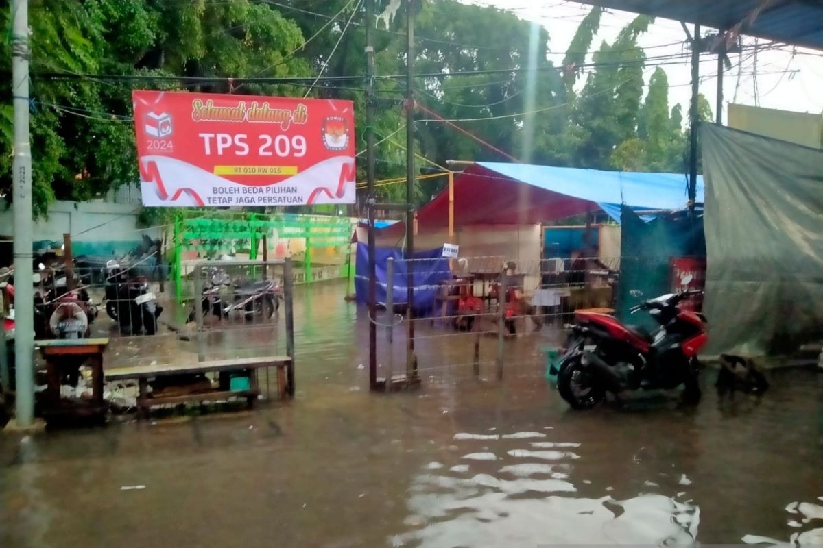 BMKG ingatkan penyelenggara Pemilu 2024 antisipasi hujan lebat Jakarta