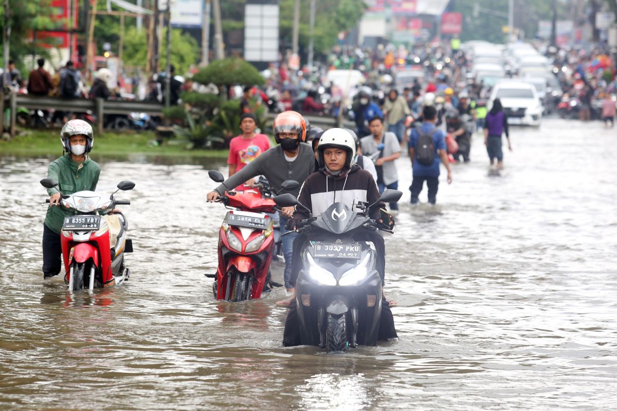 Tujuh daerah di Banten berpotensi hujan sedang pada siang hari