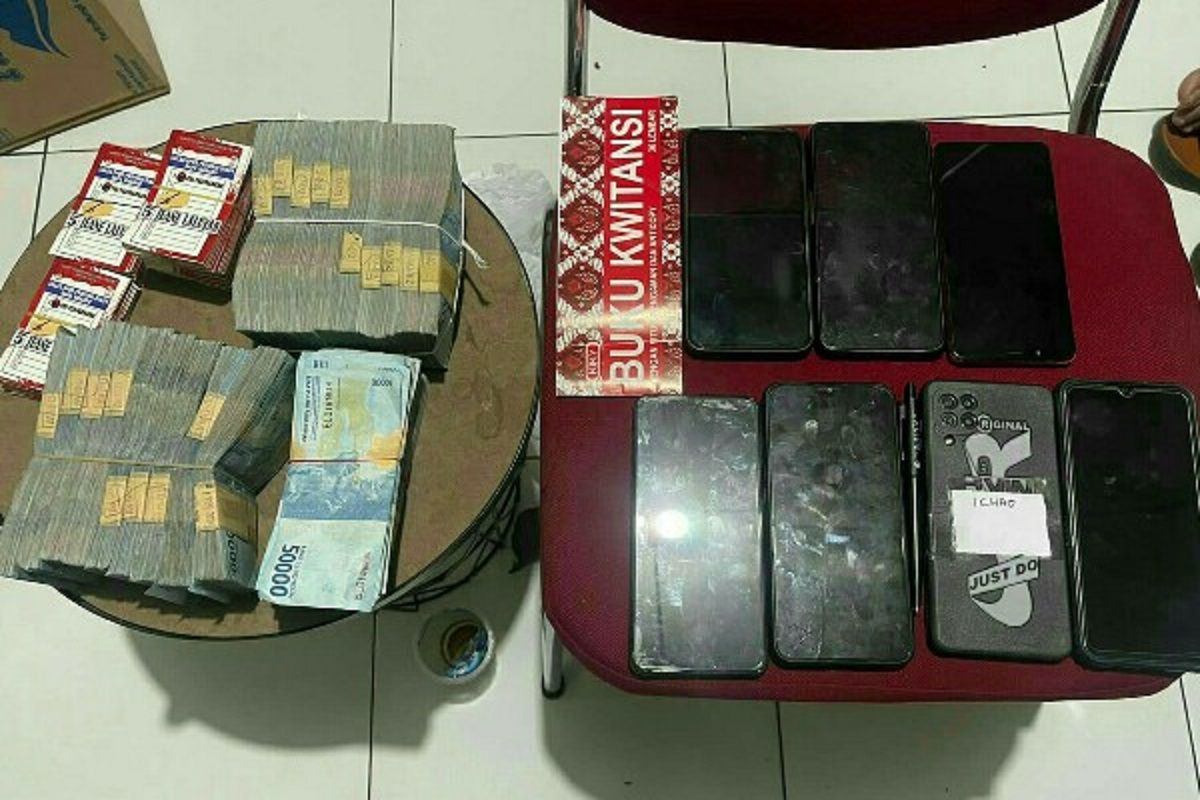Polisi tangkap dua pelaku dugaan "politik uang" di Manado