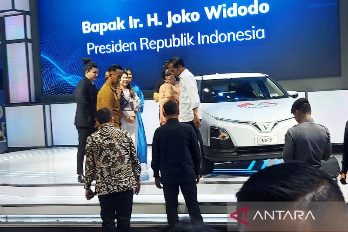 Buka IIMS 2024, Presiden: Mobil listrik masa depan otomotif RI