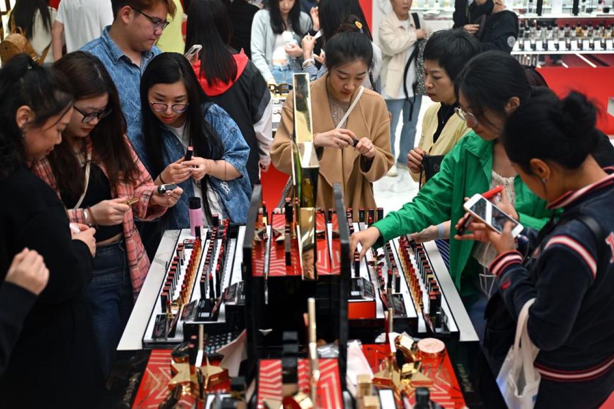 Libur Festival Musim Semi pacu konsumsi belanja bebas bea di Hainan